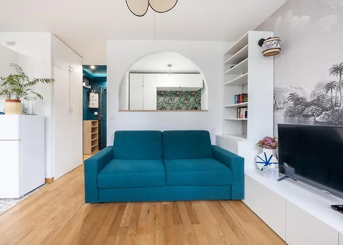 Charming Parisian Home Away From Home In The Heart Of Paris